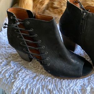 Never worn lucky brand